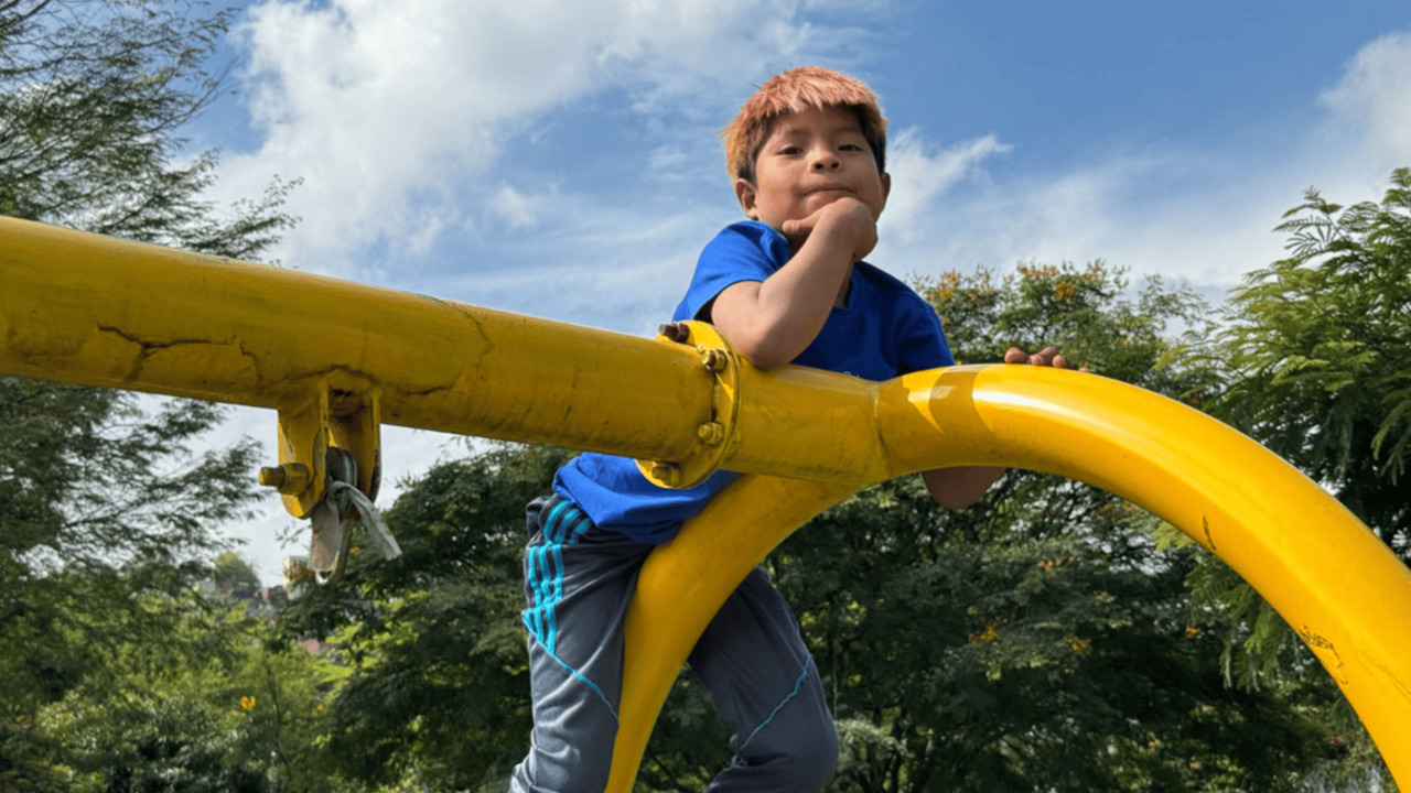  Medellín fortalece el liderazgo y la identidad de 15 niños Emberá con recursos del Presupuesto Participativo