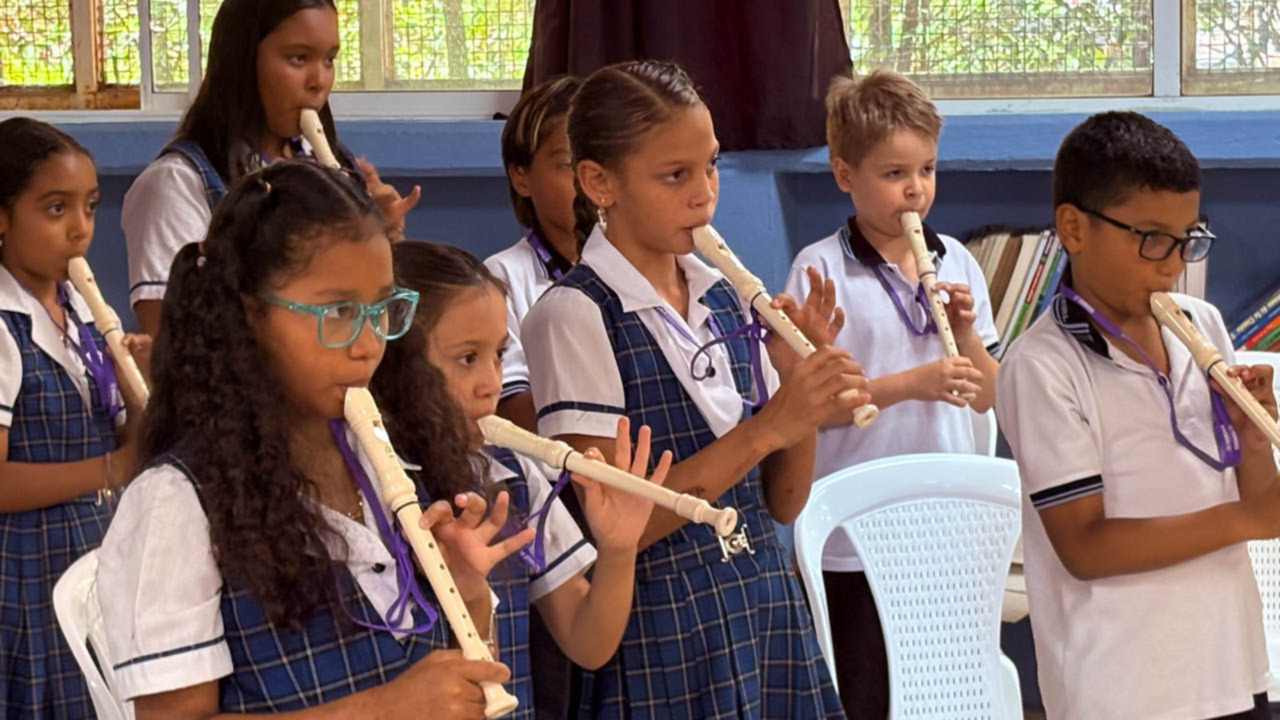 Japón y Medellín se unen para impulsar la educación musical: 400 estudiantes beneficiados