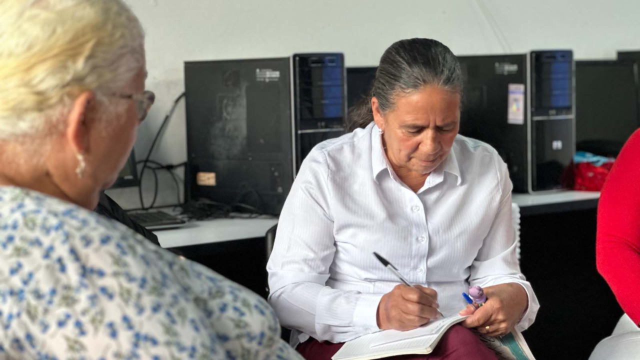 ¡Medellín impulsa el bienestar emocional! Recursos de Presupuesto Participativo fortalecerán la salud mental de adultos mayores en Santa Cruz