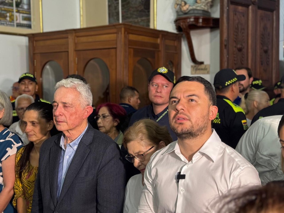 alvaro uribe sabaneta12
