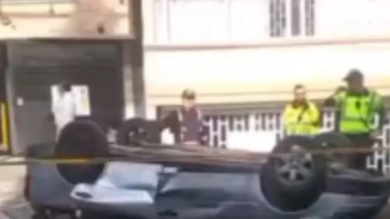 ¡Se vino abajo con todo y carro! Fatal caída en ascensor de parqueadero en Bogotá