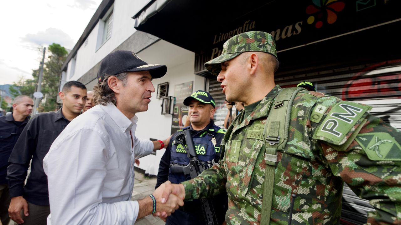 ¡25 capturados en megaoperativo de seguridad! Fico Gutiérrez despliega 122 uniformados por las calles de Medellín