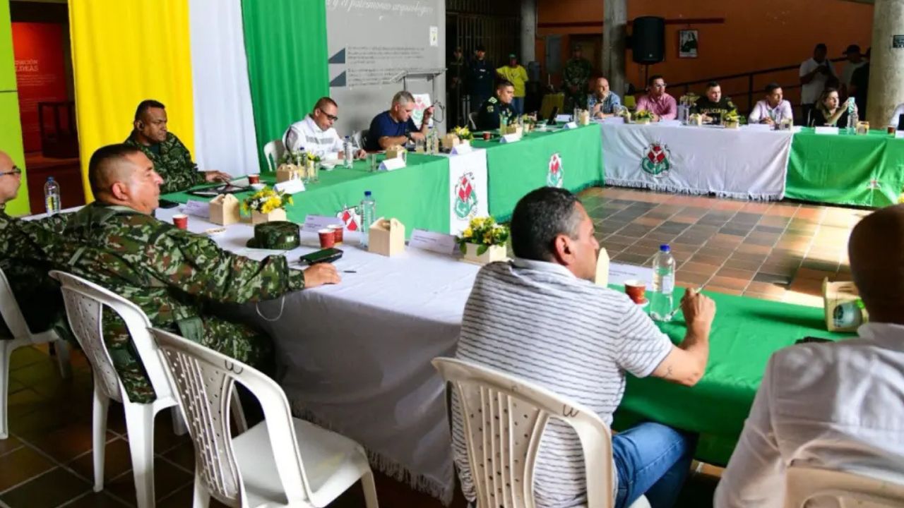 Anuncian millonarias recompensas en Antioquia por las cabecillas alias 'Guaricho' y 'Joao'