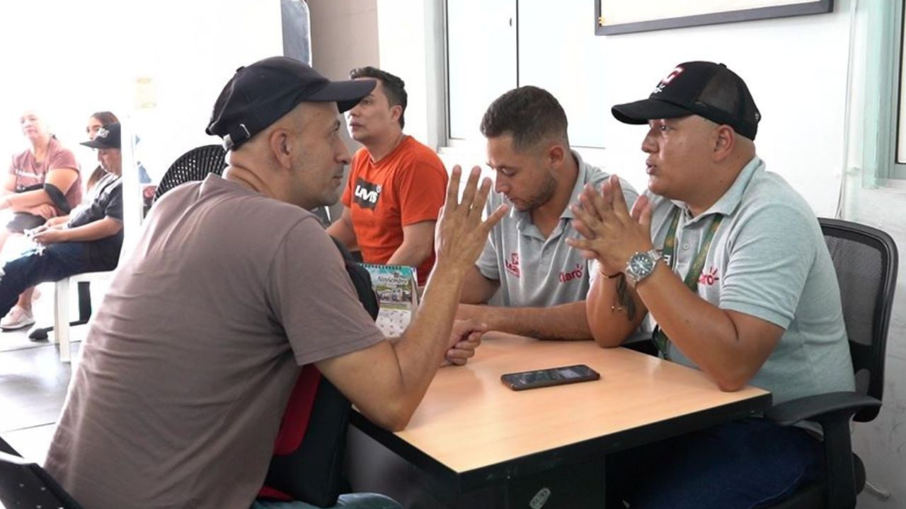 Adiós a las excusas: convocatoria laboral para mayores de 50 años en Bello