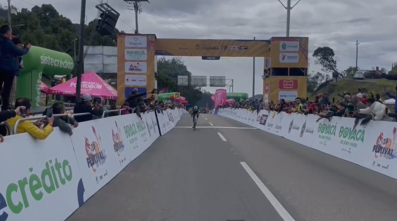¡La penúltima! Diego Camargo del Team Medellín ganó la etapa más larga de la Vuelta a Colombia y descontó tiempo al líder