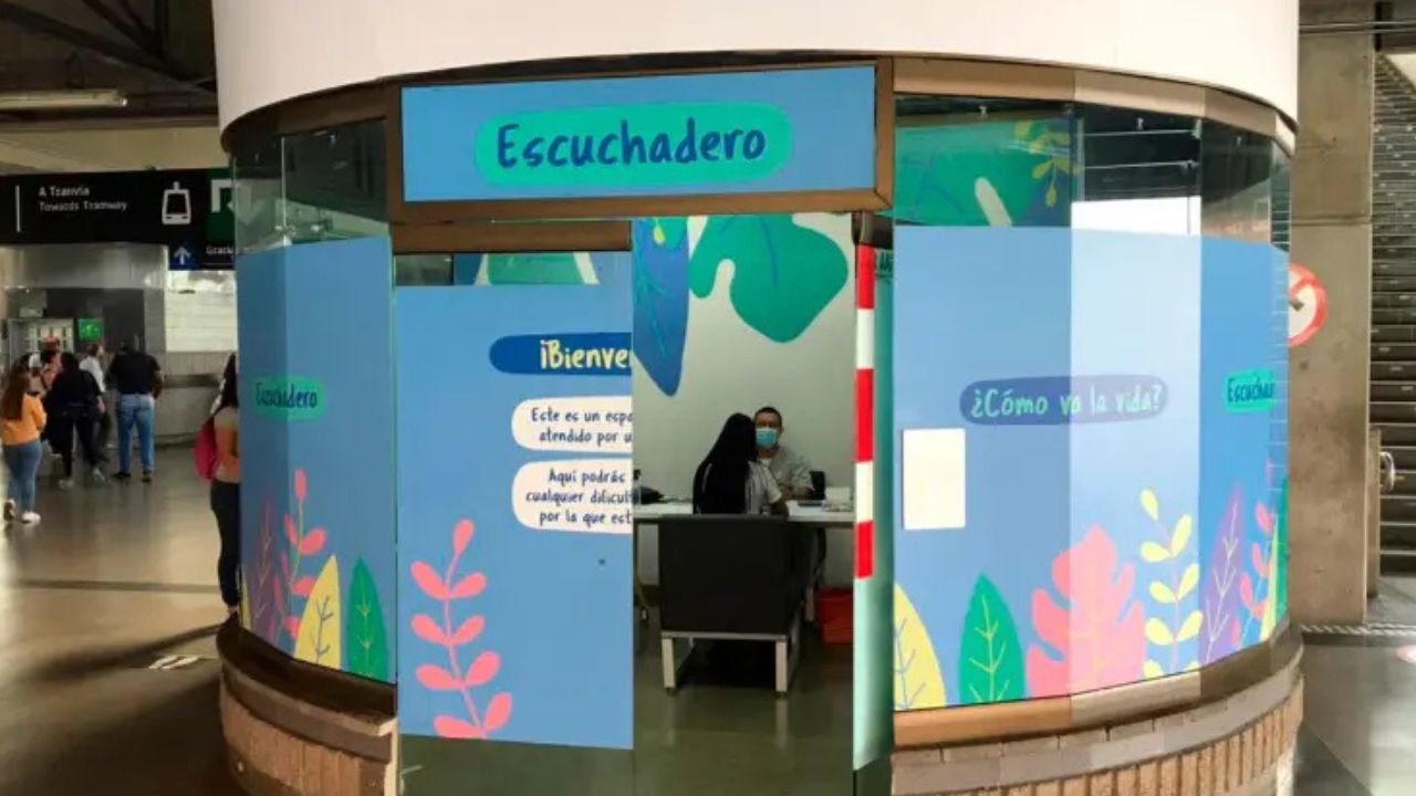 Metro de Medellín lanza nuevo escuchadero para la salud mental en la estación de Envigado