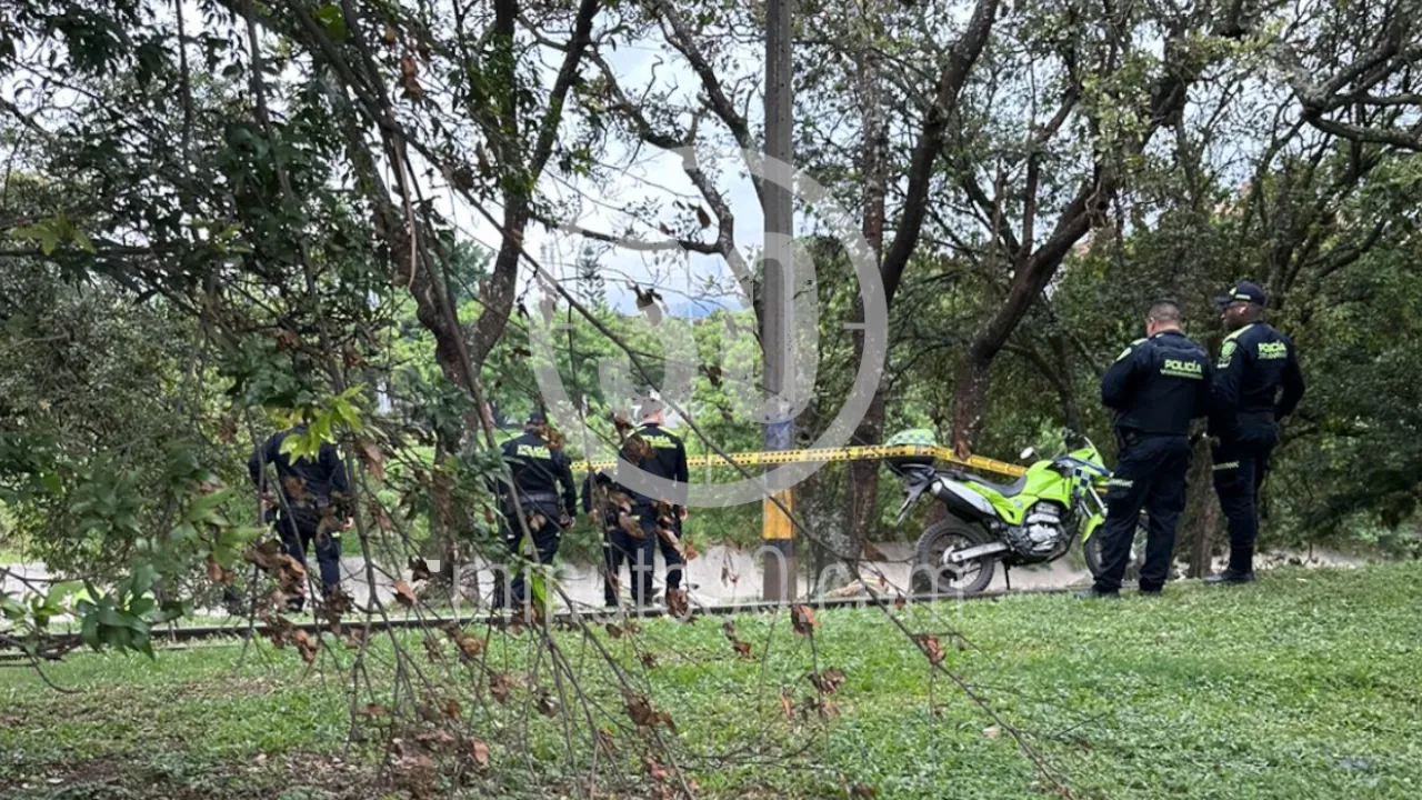 Flotando en el río Medellín, hallan cuerpo sin vida a la altura de la Estacion Acevedo