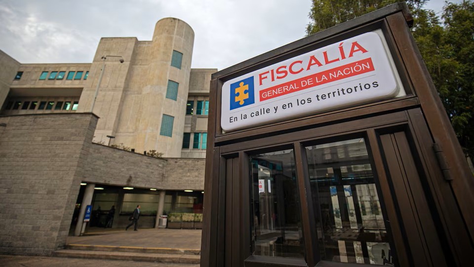 Fiscalía radica escrito de acusación contra exalcalde de Medellín, Daniel Quintero, y otras 12 personas por presuntas irregularidades en proceso de restitución de un predio