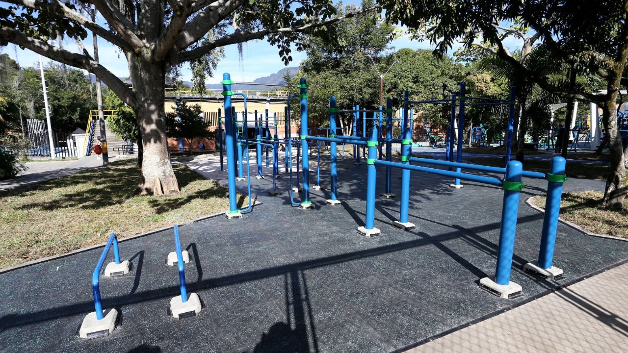 ¡Se pusieron las pilas! Medellín recuperó 59 gimnasios al aire libre 