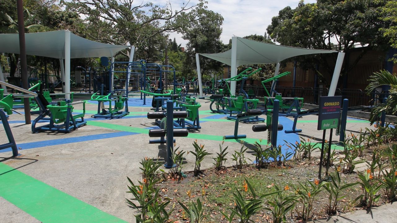 ¡Se pusieron las pilas! Medellín recuperó 59 gimnasios al aire libre 