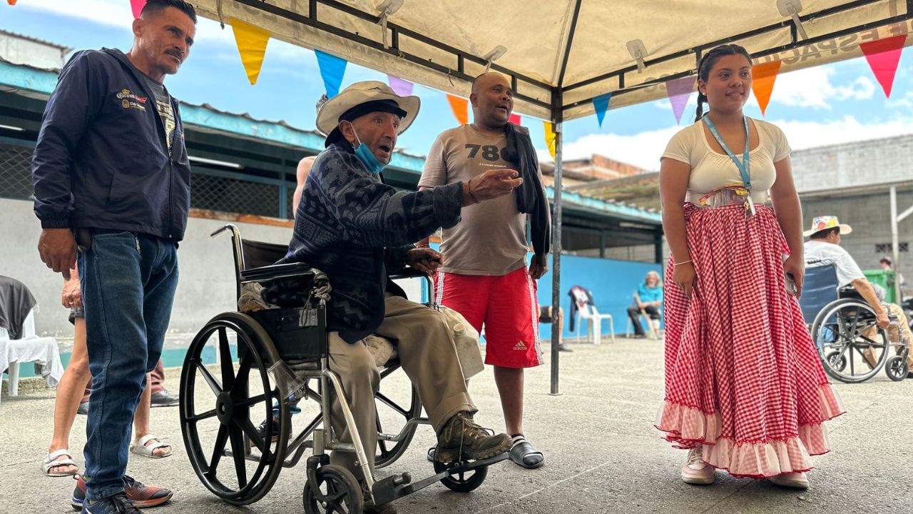 Así vivieron los habitantes de calle su propia Feria de las Flores en Medellín