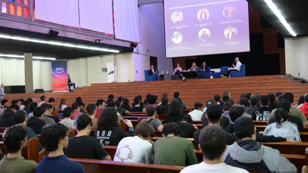 30 mil personas se formarán gratis en Inteligencia Artificial en Medellín
