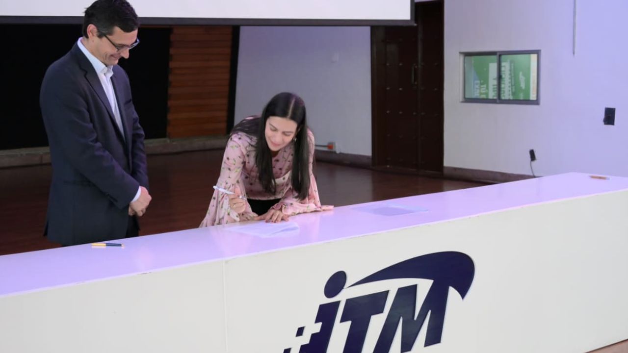 30 mil personas se formarán gratis en Inteligencia Artificial en Medellín