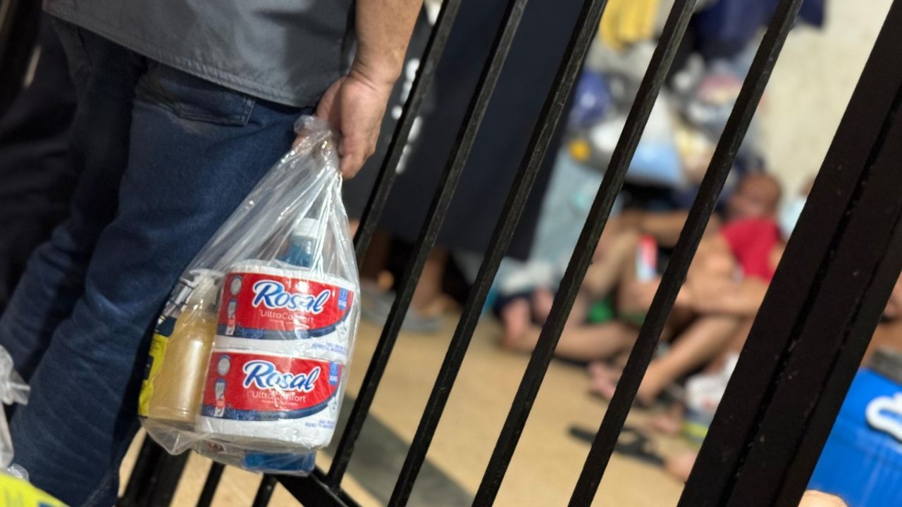 Medellín entrega kits de aseo y bienestar a sindicados