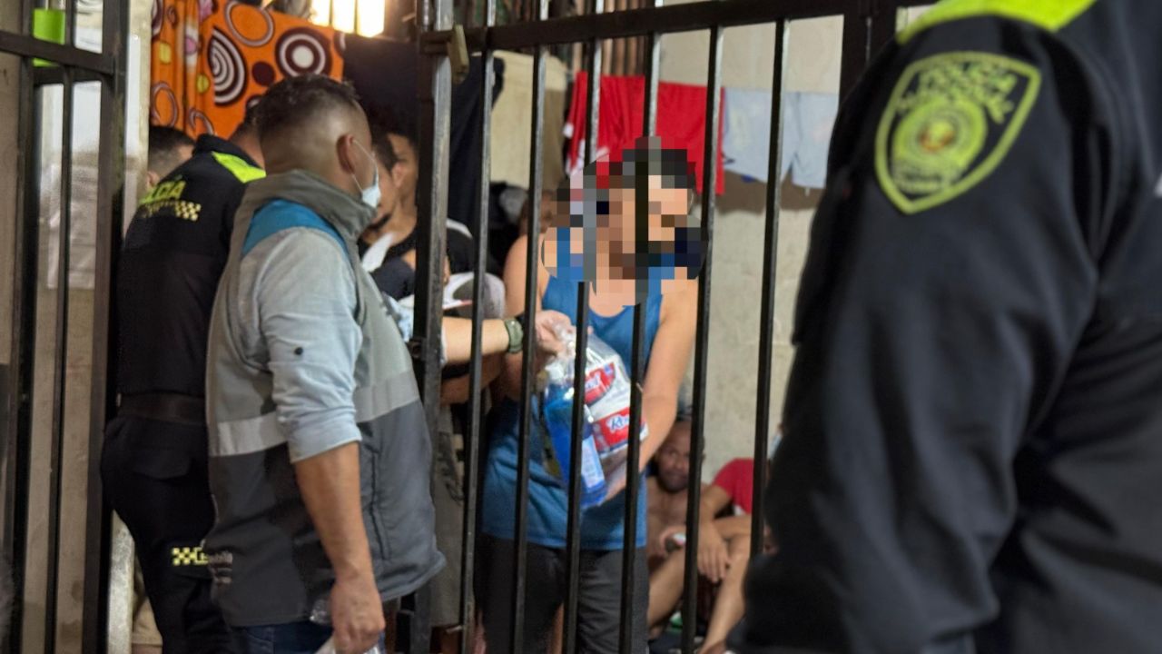 Medellín entrega kits de aseo y bienestar a sindicados