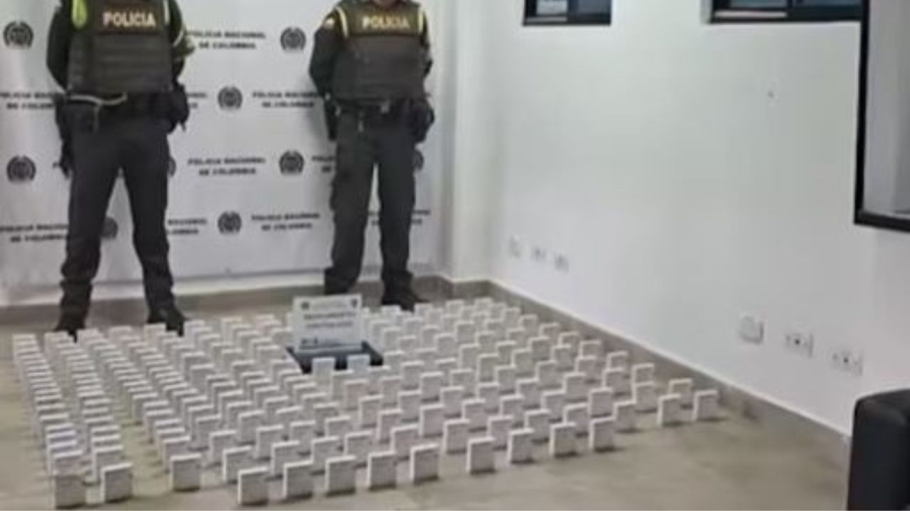 Incautan millonario cargamento de medicamentos de contrabando en el Túnel de Occidente