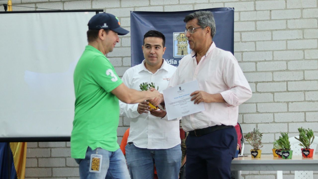 Medellín gradúa su primer punto crítico de residuos