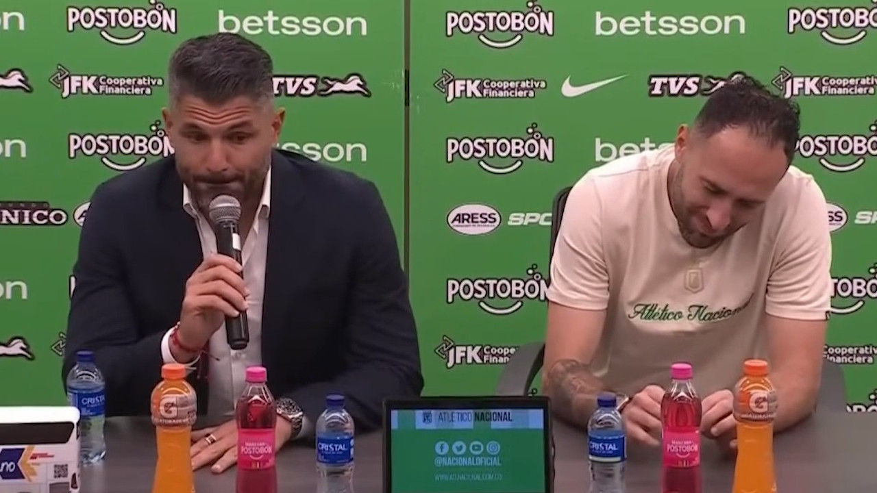 ¡Inaceptable! Los hinchas de Atlético Nacional estallan de ira por «error de principiante»: Gandolfi respondió