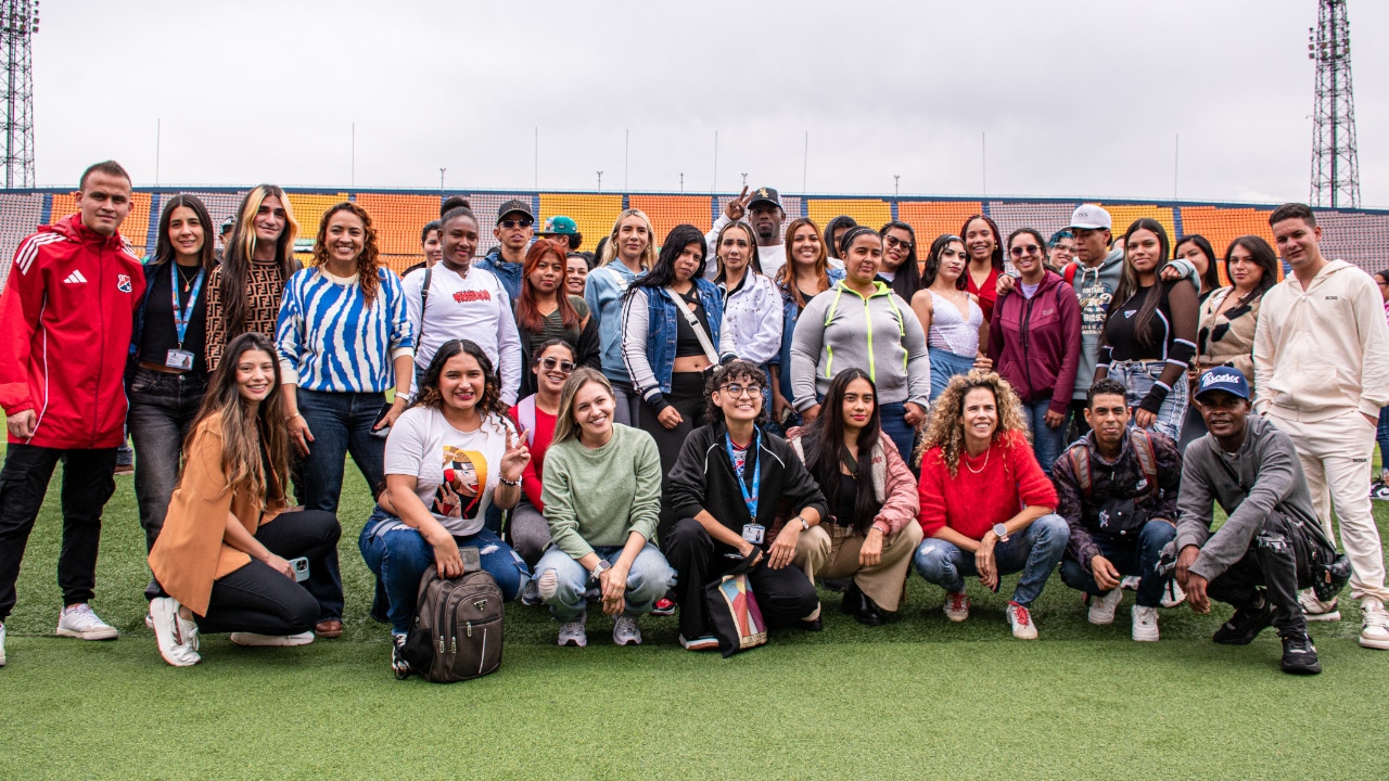 Alianza entre DIM y Parceros: un gol por la transformación social en Medellín