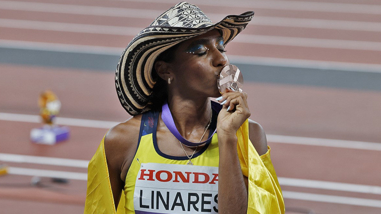 ¡Sabe a gloria! Medalla de bronce para Natalia Linares en el Mundial de Atletismo Tokio 2025