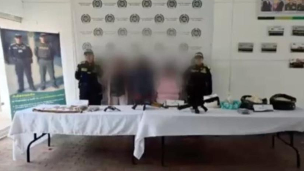 ¡Golpe a la banda BNB en Bogotá! Caen tres miembros con fusiles y 18 kilos de cocaína