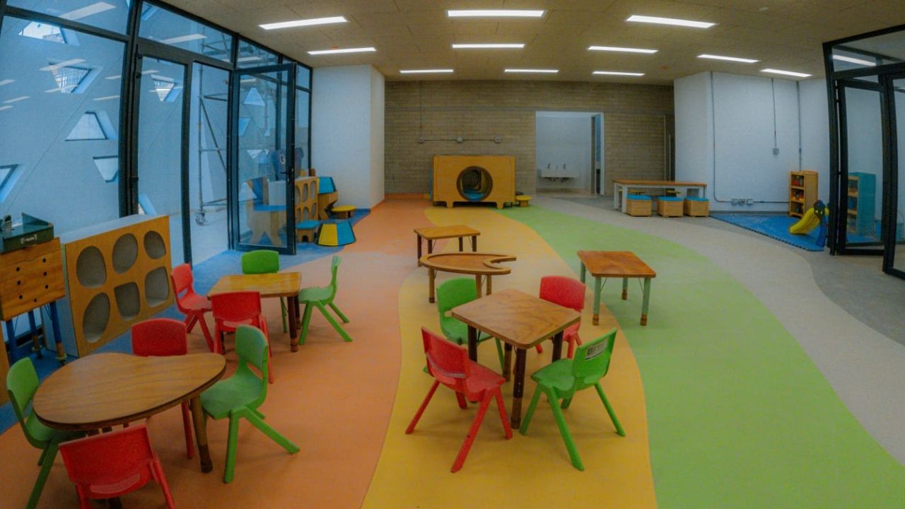 Medellín por fin tendrá recuperada la Biblioteca España: Fico explicó los problemas de los contratos