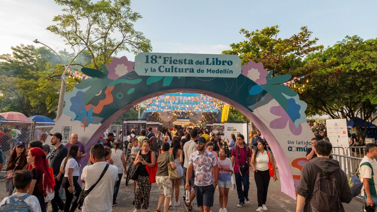 Medellín sueña en grande: va por el título de Capital Mundial del Libro 2027