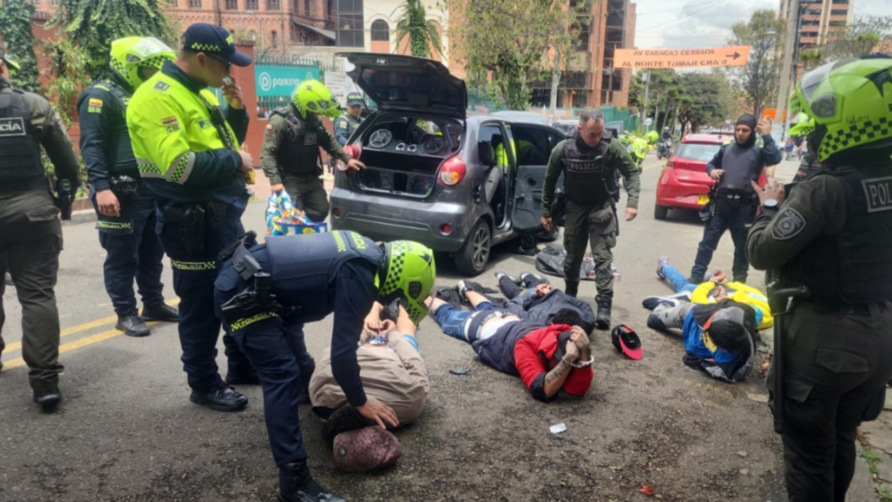 ¡Cae peligrosa banda de atracadores en Bogotá! Cinco hombres capturados por robar una droguería