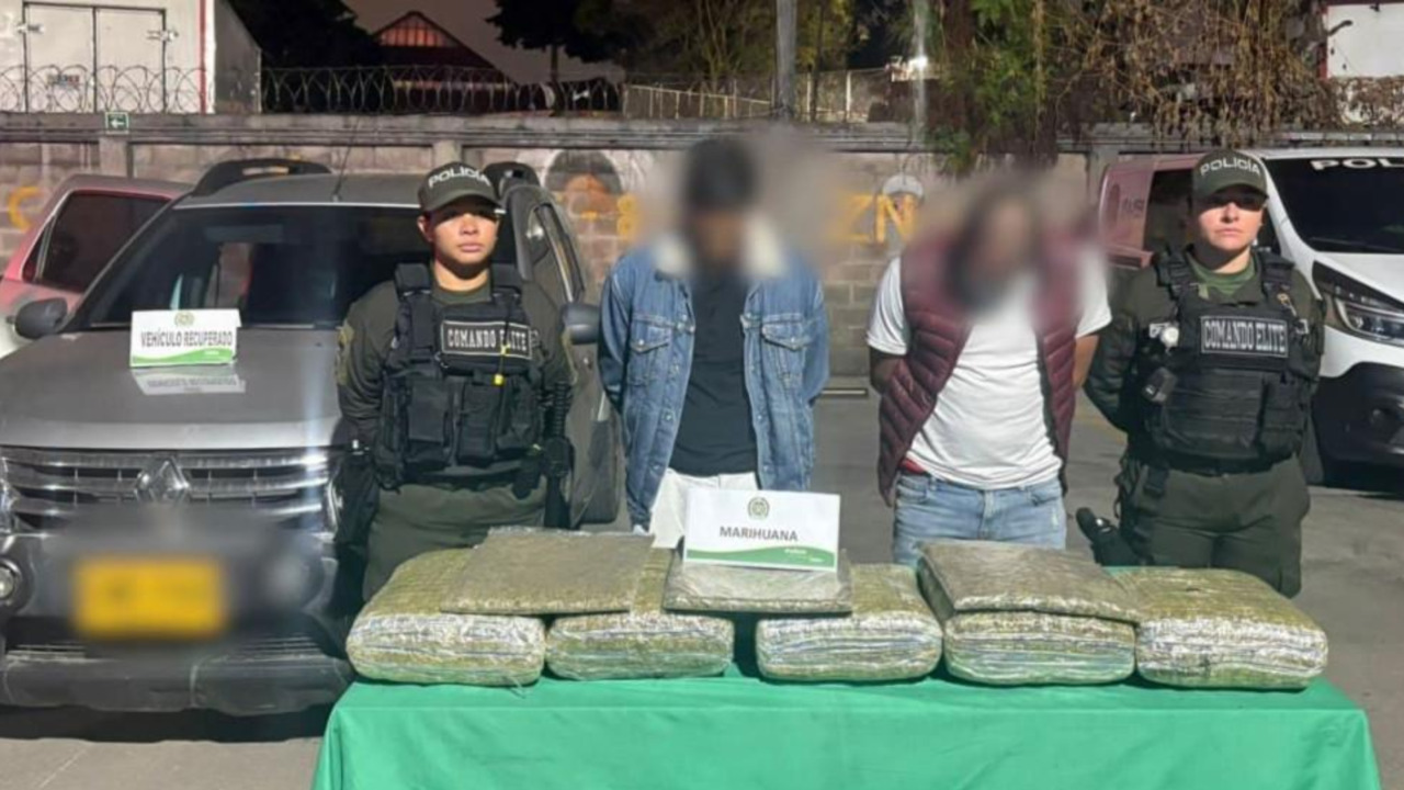 ¡Cayó cargamento! Interceptan carro robado con 26 kilos de marihuana en Bogotá