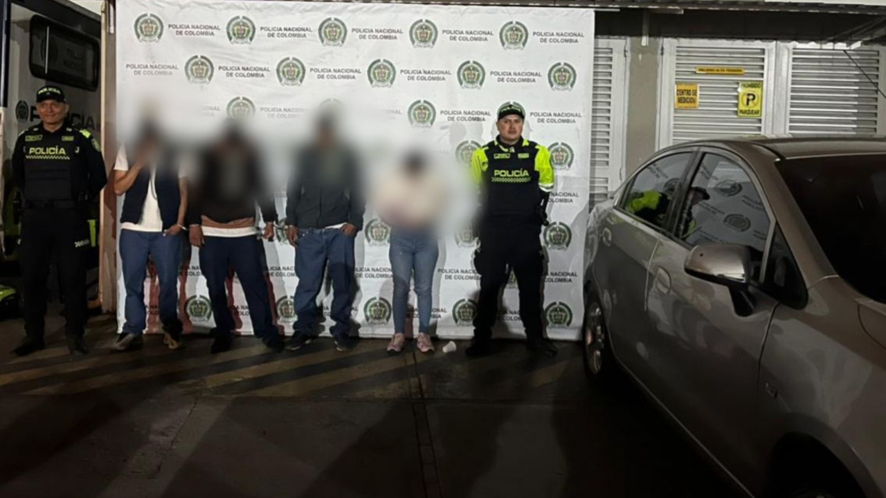 ¡Hurto de carro termina en detención! Policía recupera vehículo y captura a cuatro delincuentes en Bogotá