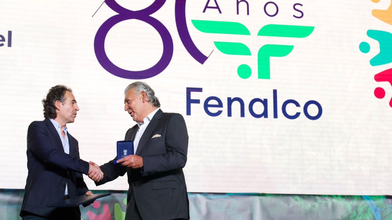 Fico Gutiérrez a empresarios en Medellín durante el Congreso de Fanalco: 'Sí se puede trabajar de la mano'