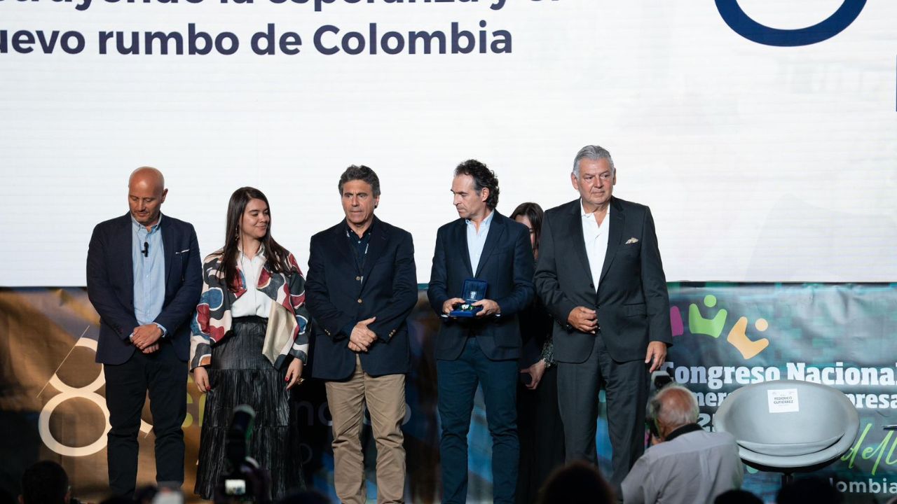 Fico Gutiérrez a empresarios en Medellín durante el Congreso de Fanalco: 'Sí se puede trabajar de la mano'