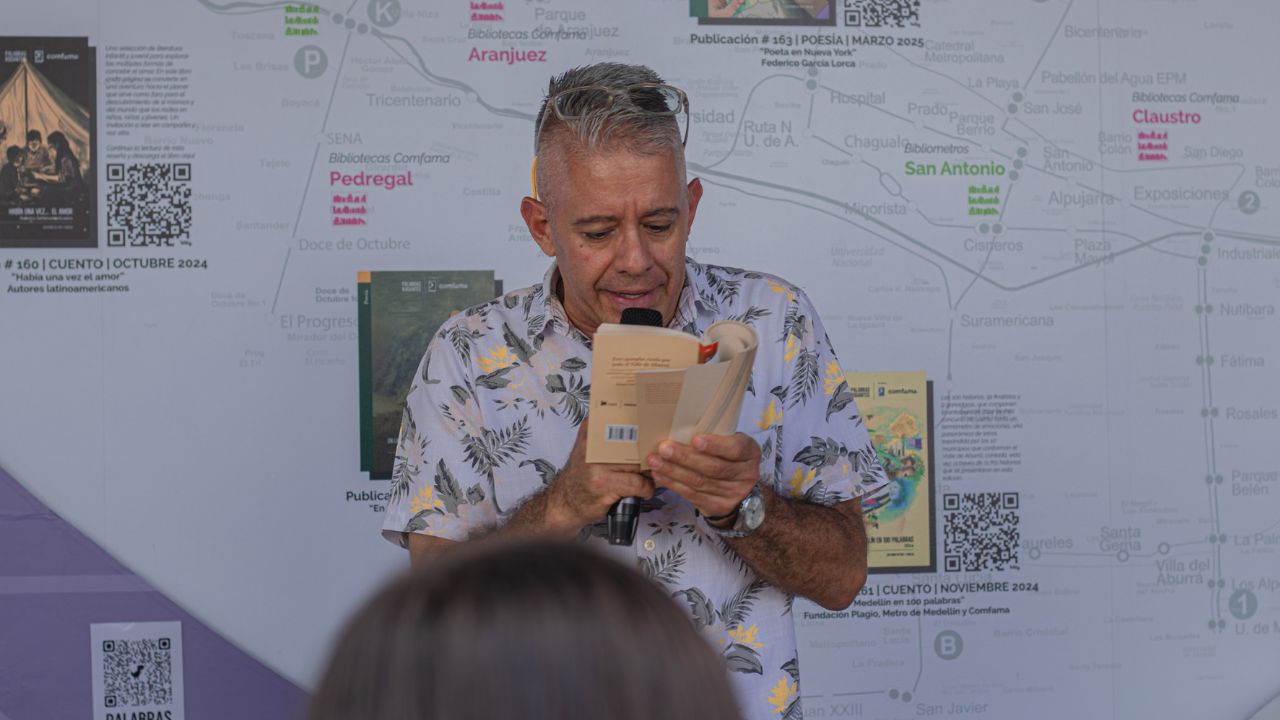 Fiesta del Libro Medellín lanzan libro bilingüe kichwa-español