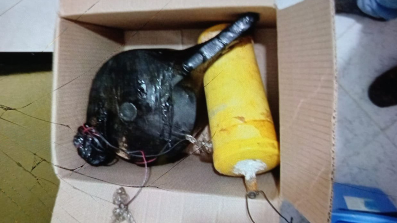 ¡Policía frustra atentado en Amalfi! Capturan a dos disidentes de las Farc con explosivo listo para detonar