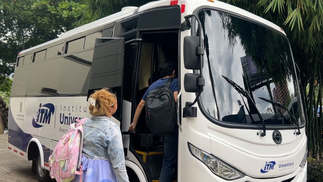 ITM sorprende con buses eléctricos que revolucionan la movilidad universitaria
