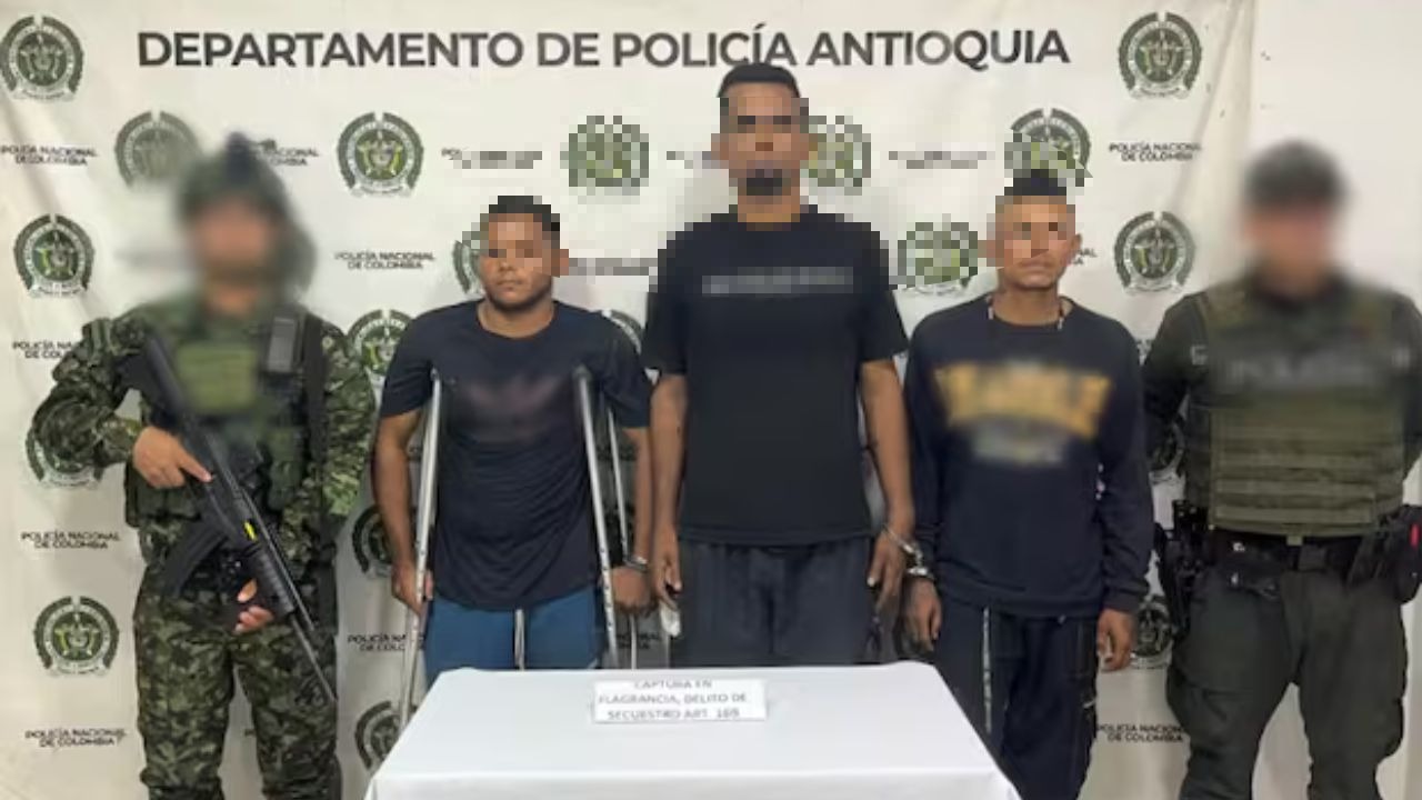 Integrantes del Clan del Golfo secuestraron y entrenaron a adolescentes en armas y explosivos en Antioquia
