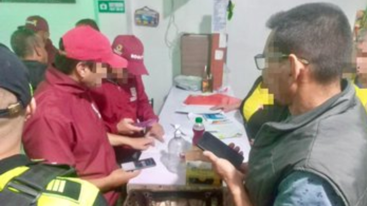 ¡Golpe a la ilegalidad en Kennedy! Dos capturados por porte ilegal de armas en una bolirana