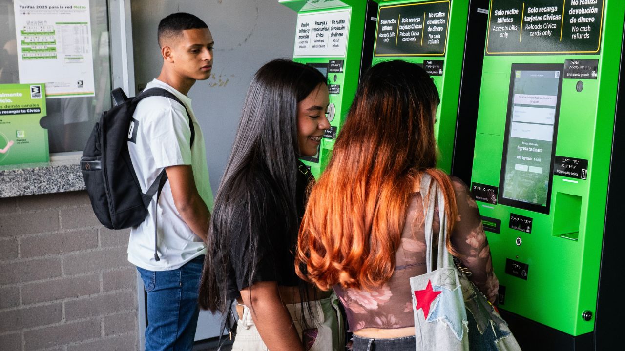 Metro de Medellín estrena 187 máquinas automáticas de recarga