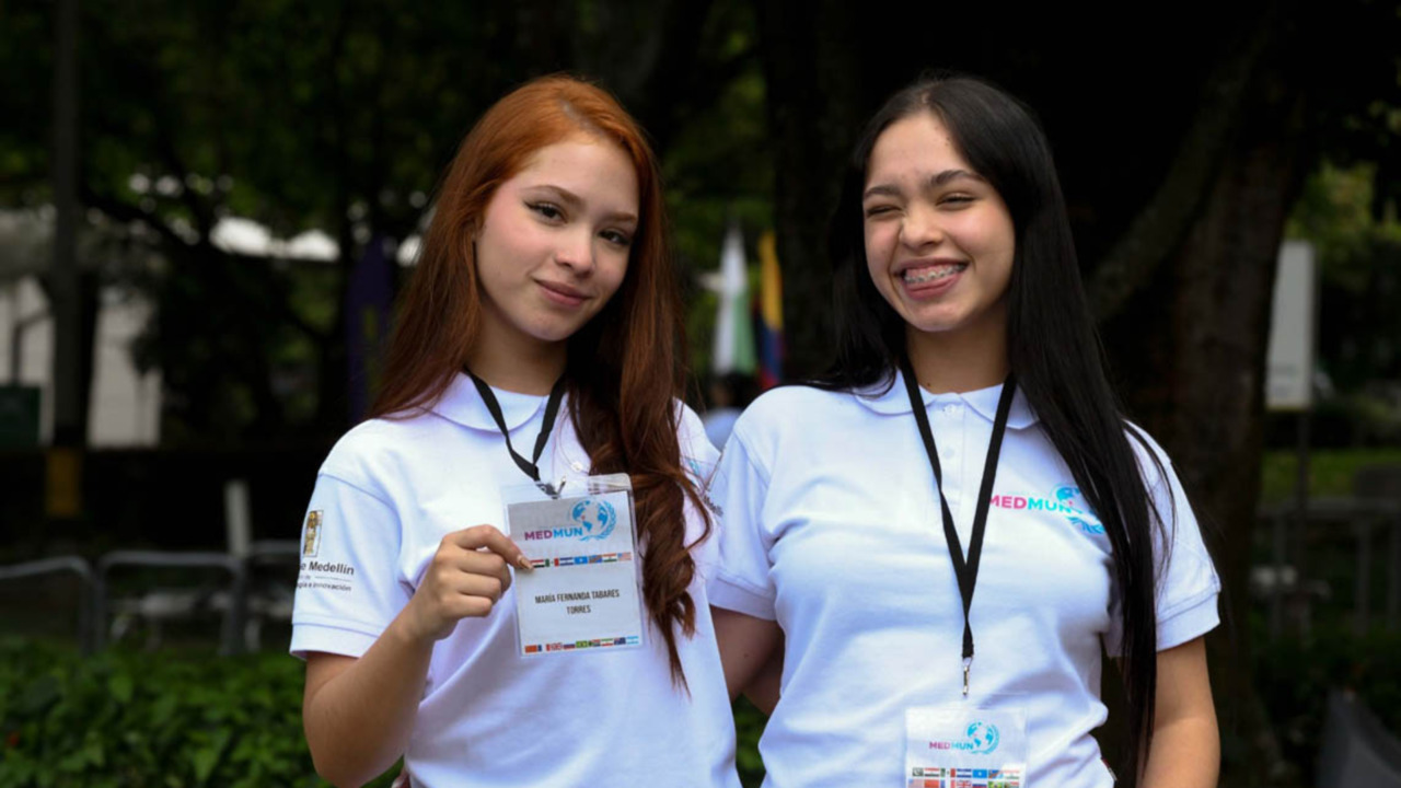 ¡Entre debates y diplomacia! 450 jóvenes de Medellín participaron en el Modelo de Simulación de la ONU