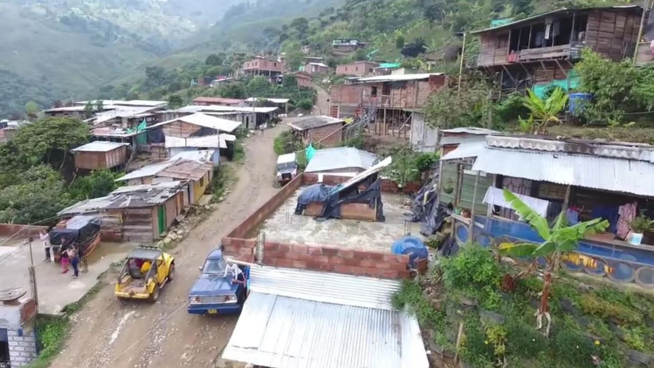 Alcaldías de Bello y Medellín se unen para regularizar predios en la 'Nueva Jerusalén'