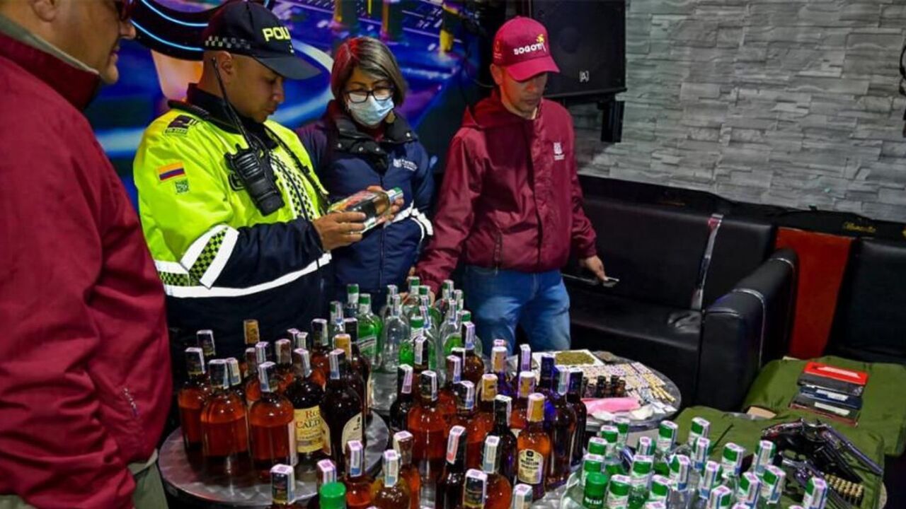 ¡Control a la ilegalidad! Bares en Engativá intervenidos por licor, drogas y armas