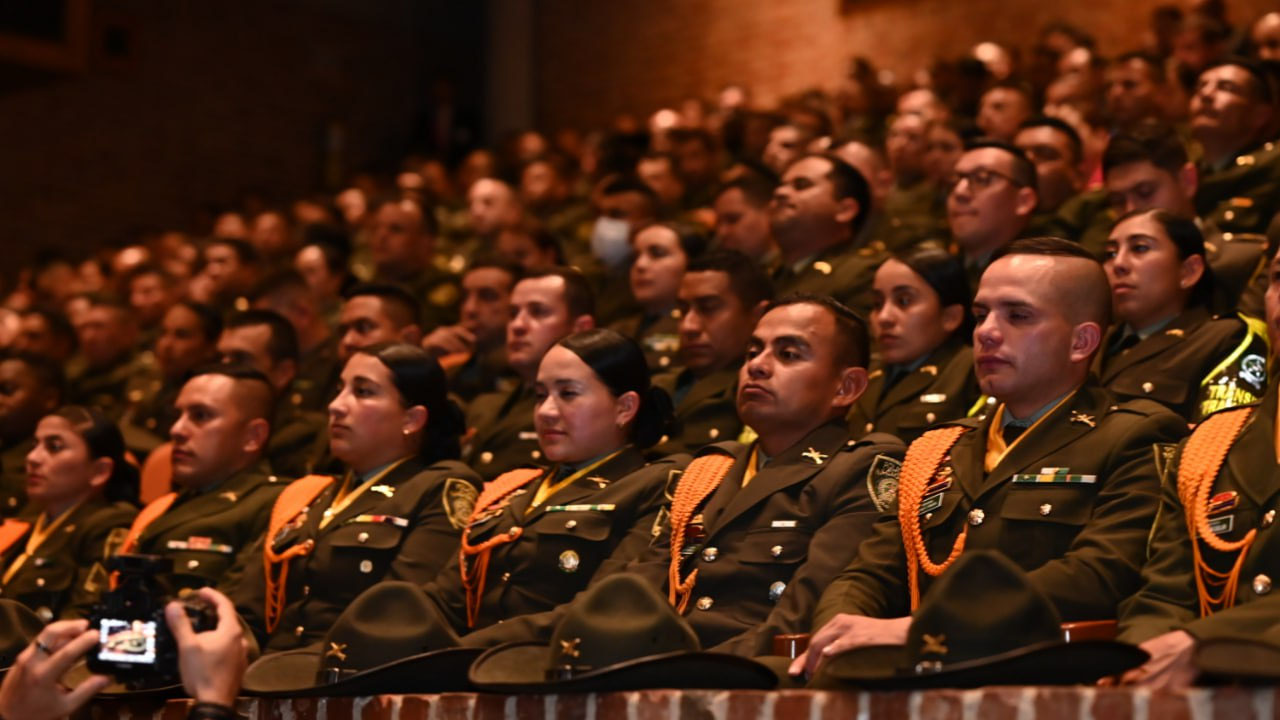 Premios Corazón Verde celebran con un homenaje al heroísmo y la excelencia de la Policía Nacional
