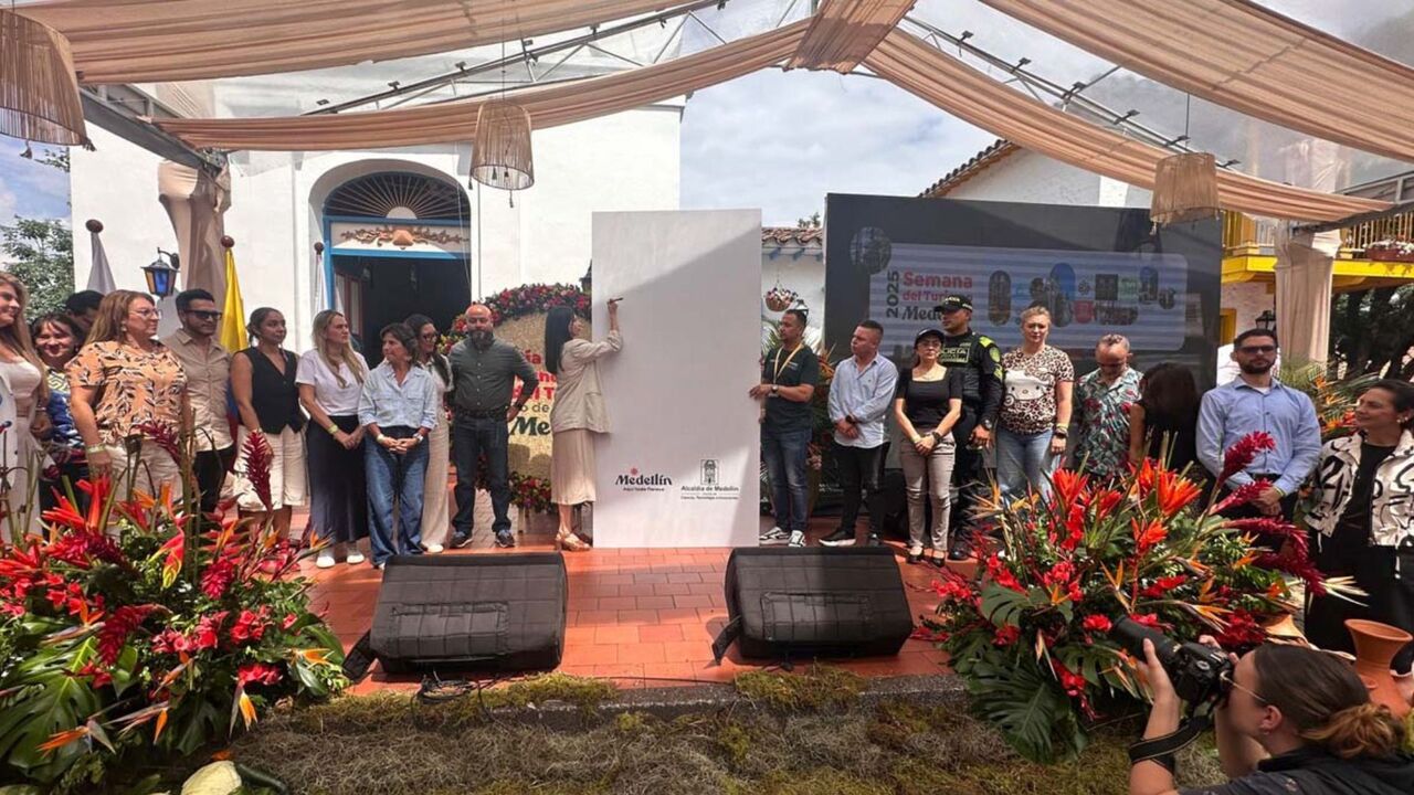 ¡Unidos por el turismo responsable! Autoridades y empresarios de Medellín firman Pacto por la Seguridad Turística