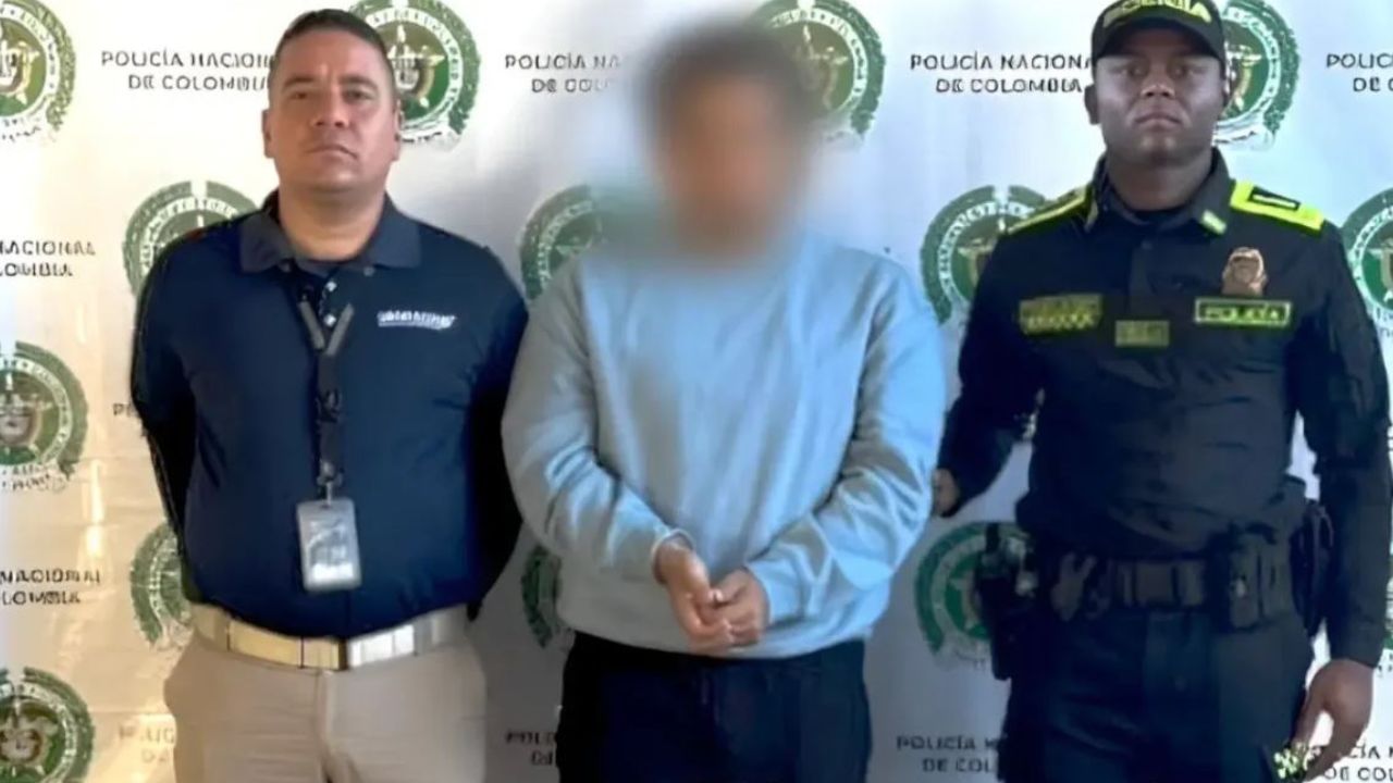  Hombre con líos por lavado pillado cuando quería volarse del país