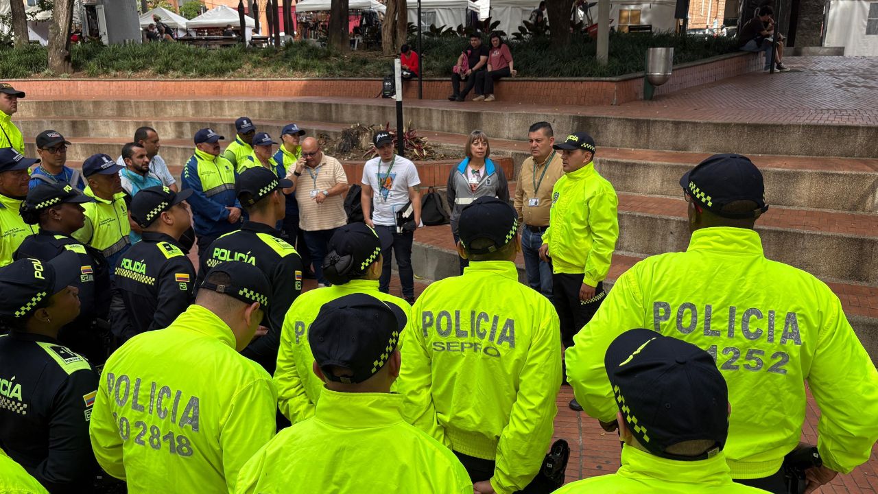 ¡Descarados! Los pillaron usando bebés indígenas para pedir limosna en El Poblado