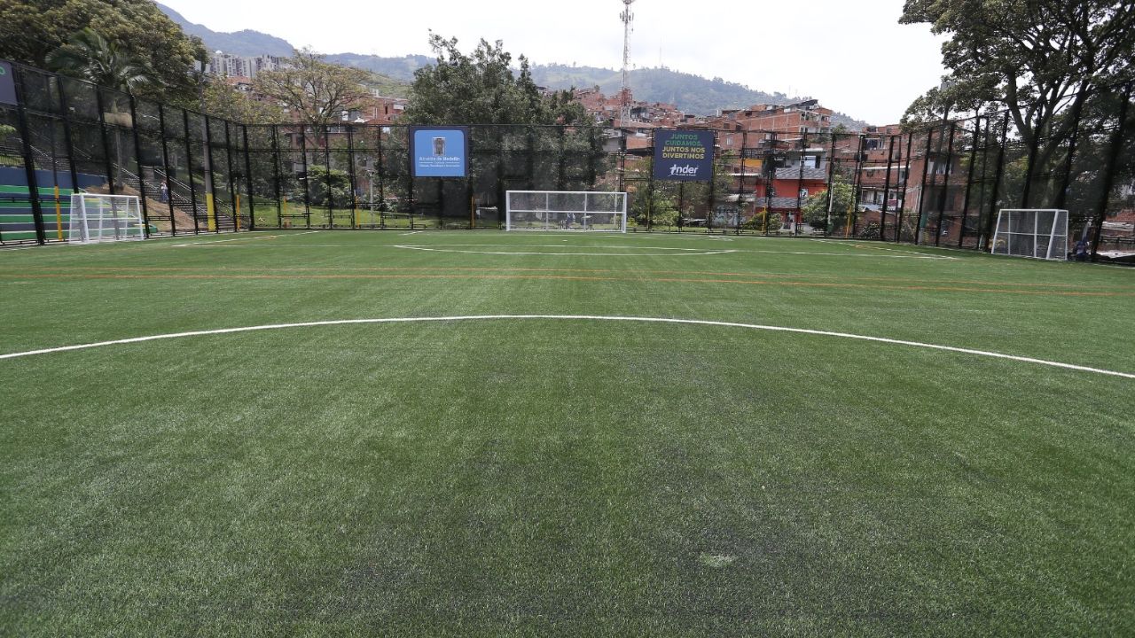 Entregan la cancha El Progreso, totalmente nueva para el Doce de Octubre