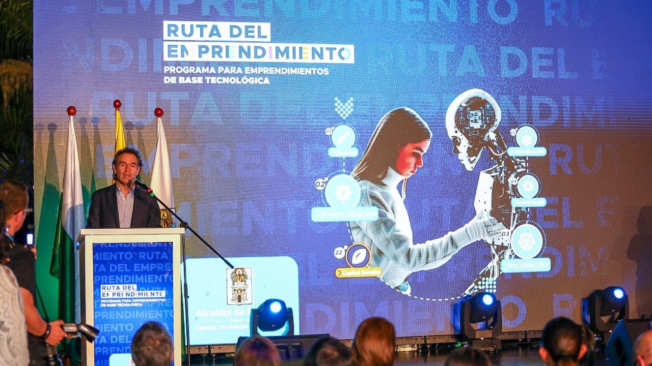 Fico Gutiérrez reconoce a 60 emprendedores ganadores de Capital Semilla