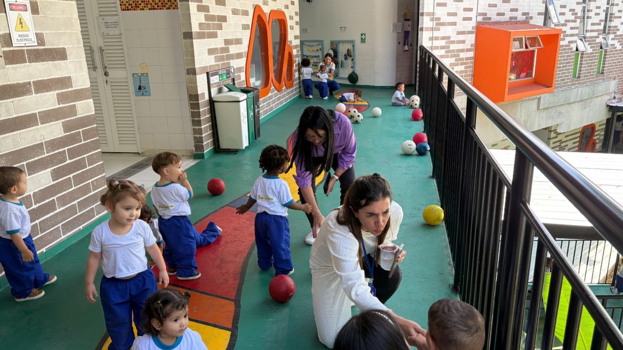 Expertos internacionales aplauden el modelo integral de primera infancia en Medellín