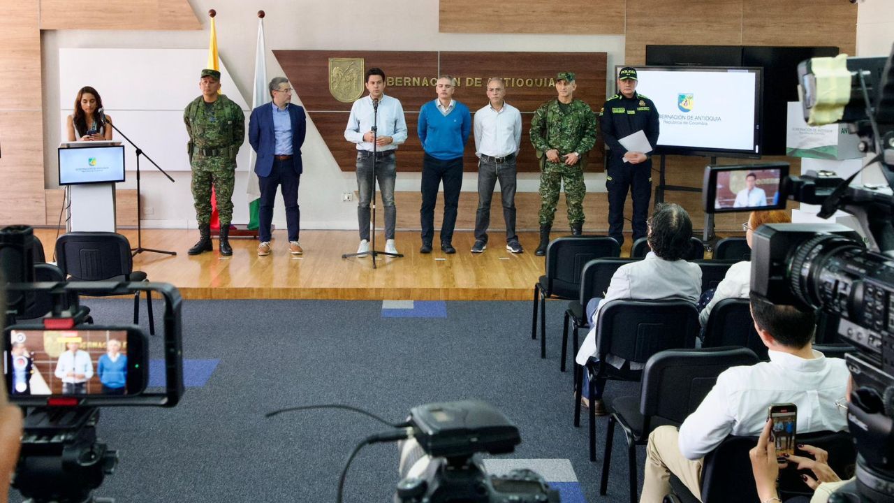 Medellín refuerza seguridad con 100 militares tras atentado con explosivos en Loreto