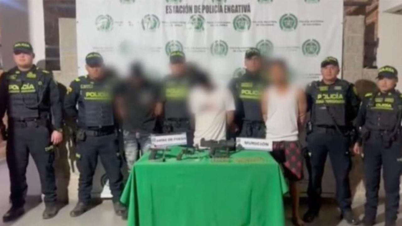 Capturados tres sujetos con una Mini Uzi en Engativá